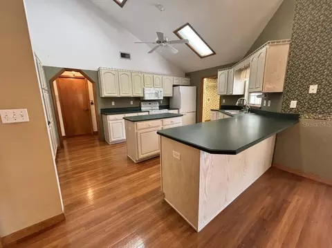 Kitchen - 1815 SE 89th Ln, Ocala, FL 34480 photo 1 of 5