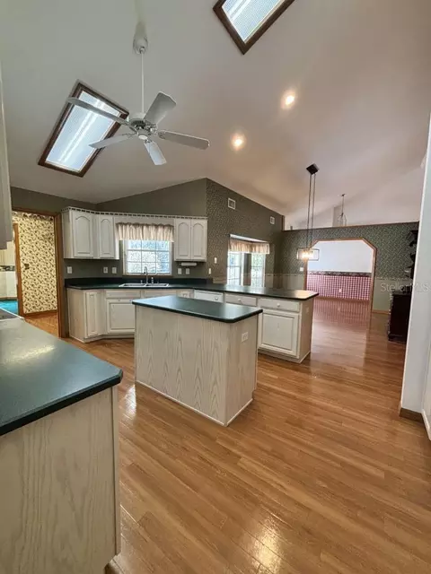 Kitchen - 1815 SE 89th Ln, Ocala, FL 34480 photo 5 of 5