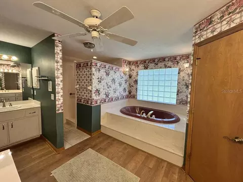 Bath - 1815 SE 89th Ln, Ocala, FL 34480 photo 2 of 5