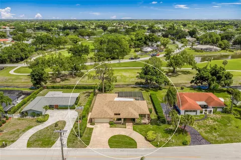 4806 W Country Club Dr, Sarasota, FL 34243