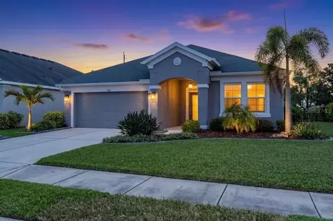 728 Rosemary Cir, Bradenton, FL 34212