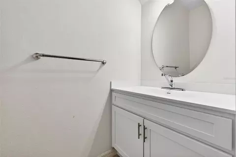 Bath - 8667 Canyon Creek Trl, Parrish, FL 34219 photo 4 of 4