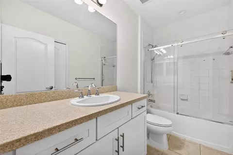 Bath - 8667 Canyon Creek Trl, Parrish, FL 34219 photo 1 of 4