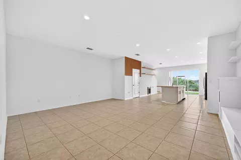 Living - 8667 Canyon Creek Trl, Parrish, FL 34219 photo 1 of 4