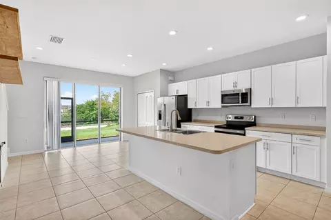 Kitchen - 8667 Canyon Creek Trl, Parrish, FL 34219 photo 1 of 3