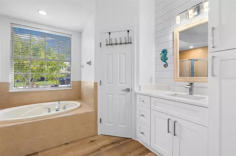 Bath - 11439 57th St E, Parrish, FL 34219 photo 4 of 6