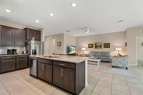 Kitchen - 16478 Woodside Gln, Parrish, FL 34219 photo 7 of 7