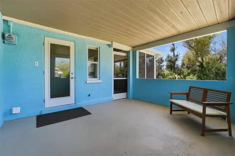 Exterior - 2400 Pine Ct, Nokomis, FL 34275 photo 8 of 15
