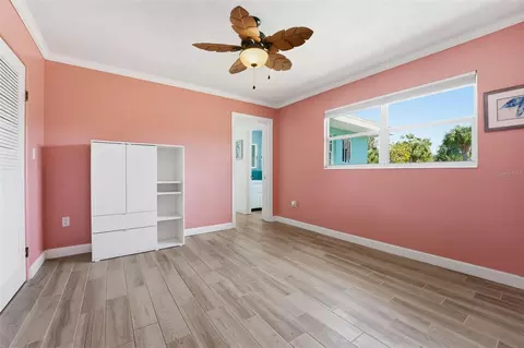 Bedroom - 2400 Pine Ct, Nokomis, FL 34275 photo 1 of 3