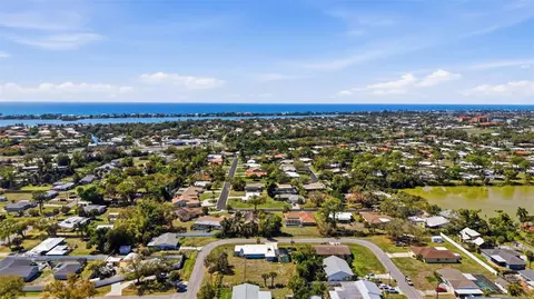 View/Area - 2400 Pine Ct, Nokomis, FL 34275 photo 4 of 4
