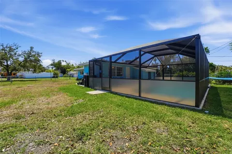 Exterior - 2400 Pine Ct, Nokomis, FL 34275 photo 14 of 15