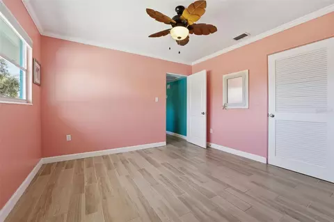 Bedroom - 2400 Pine Ct, Nokomis, FL 34275 photo 2 of 3