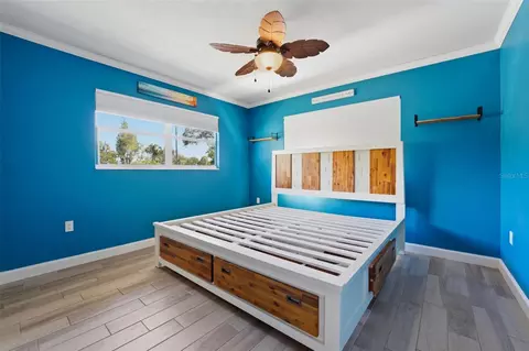Bedroom - 2400 Pine Ct, Nokomis, FL 34275 photo 3 of 3