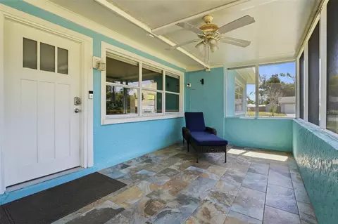Exterior - 2400 Pine Ct, Nokomis, FL 34275 photo 4 of 15