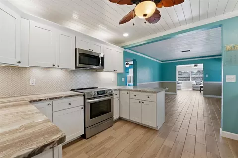 Kitchen - 2400 Pine Ct, Nokomis, FL 34275 photo 3 of 4