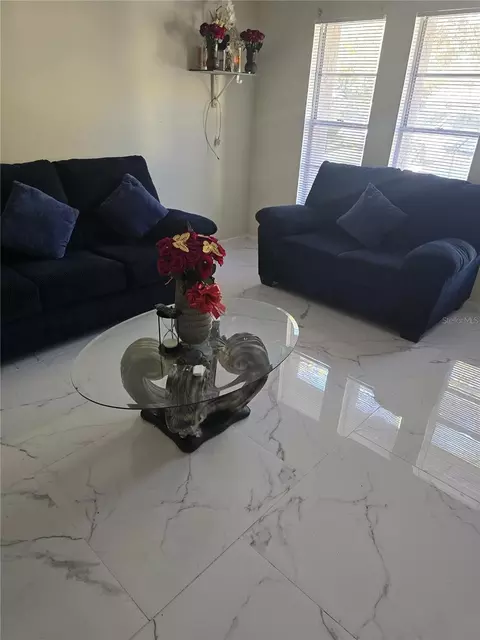 Living - 208 58th Ave E, Bradenton, FL 34203 photo 1 of 2
