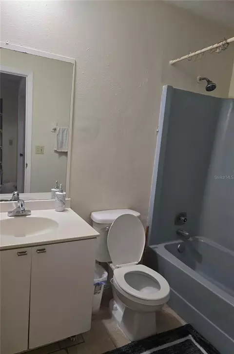 Bath - 208 58th Ave E, Bradenton, FL 34203 photo 2 of 2