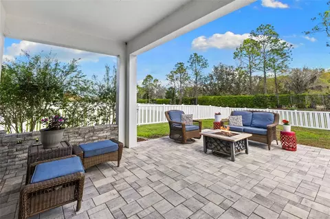 Exterior - 1316 Thornbury Dr, Parrish, FL 34219 photo 5 of 10