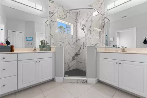 Bath - 1316 Thornbury Dr, Parrish, FL 34219 photo 2 of 3