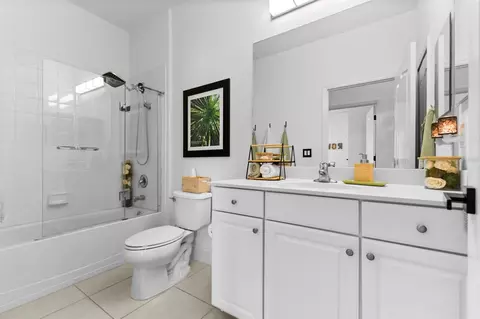 Bath - 1316 Thornbury Dr, Parrish, FL 34219 photo 3 of 3
