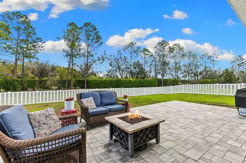 Exterior - 1316 Thornbury Dr, Parrish, FL 34219 photo 6 of 10