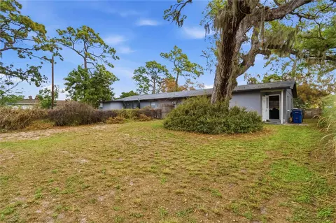Exterior - 2710 5th St E, Bradenton, FL 34208 photo 7 of 11