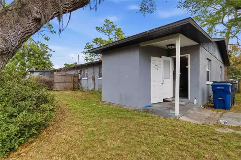 Exterior - 2710 5th St E, Bradenton, FL 34208 photo 6 of 11