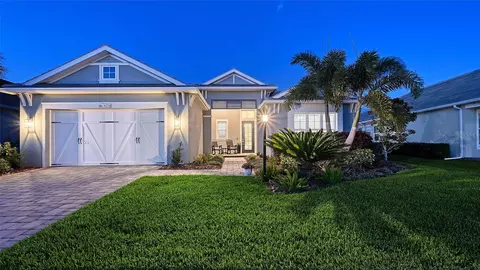 8278 Grande Shores Dr, Sarasota, FL 34240