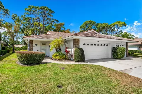 5608 Garden Lakes Dr, Bradenton, FL 34203