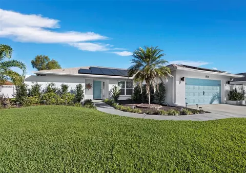 1856 Woodhaven Cir, Sarasota, FL 34232