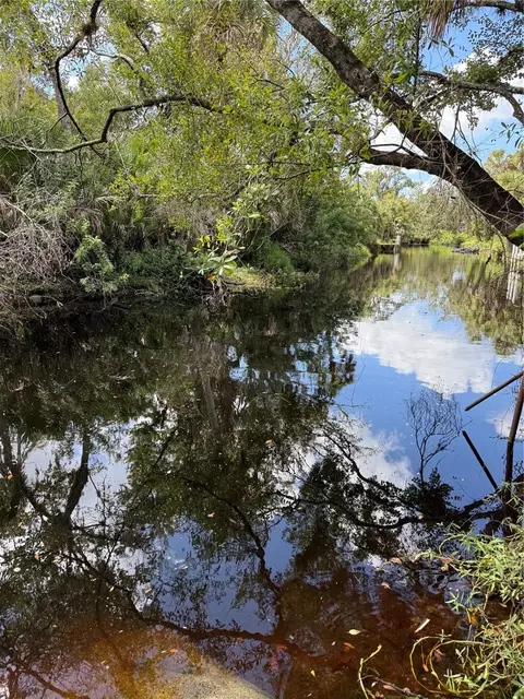 673 S Moon Dr, Venice, FL 34292