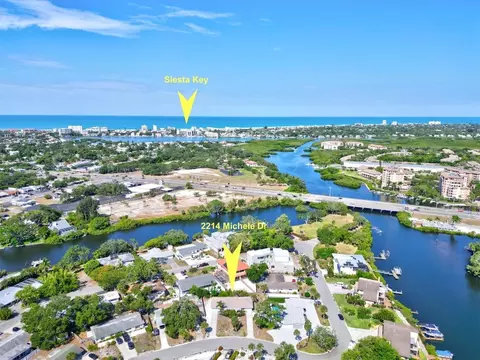 2214 Michele Dr, Sarasota, FL 34231