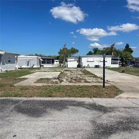420 49th St E #13, Palmetto, FL 34221
