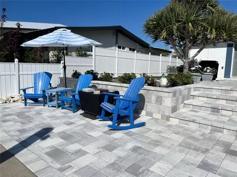 Exterior - 3704 100th St W, Bradenton, FL 34210 photo 3 of 10