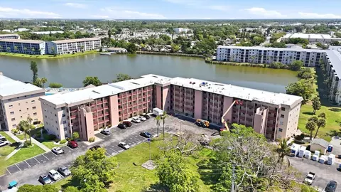 4137 Lake Bayshore Dr #C505, Bradenton, FL 34205