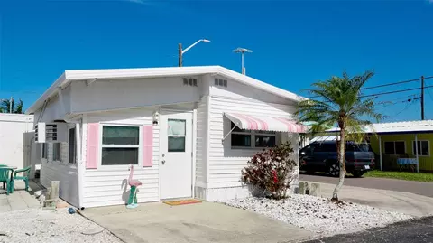 31 1st St, Bradenton, FL 34210