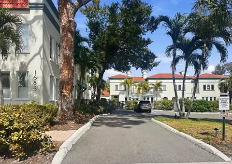 1685 Laurel St #4, Sarasota, FL 34236