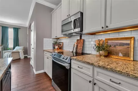 Kitchen - 3008 91st Ave E, Parrish, FL 34219 photo 6 of 8