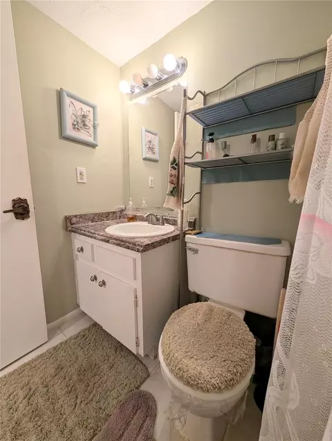 Bath - 3624 Lake Bayshore Dr #K-303, Bradenton, FL 34205 photo 2 of 5