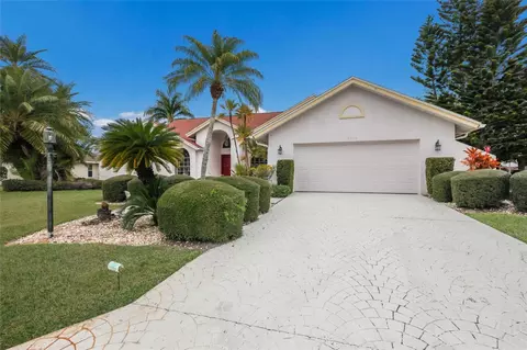 6821 Country Lakes Cir, Sarasota, FL 34243