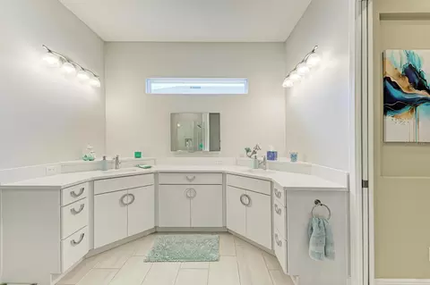 Bath - 4419 Renwick Dr, Parrish, FL 34219 photo 2 of 3