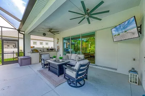 Exterior - 4419 Renwick Dr, Parrish, FL 34219 photo 3 of 5