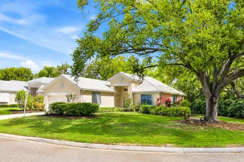 7904 Hampton Ct, University Park, FL 34201