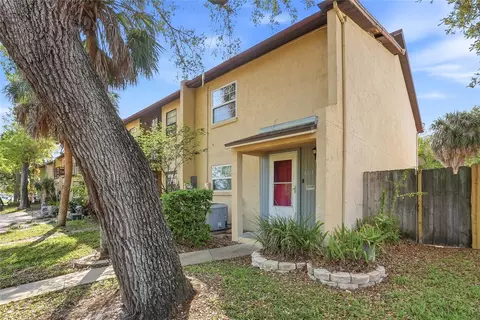 8314 Civic Rd, Tampa, FL 33615