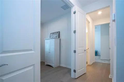 Entry Way - 9457 Shorebird Ct, Parrish, FL 34219 photo 7 of 8