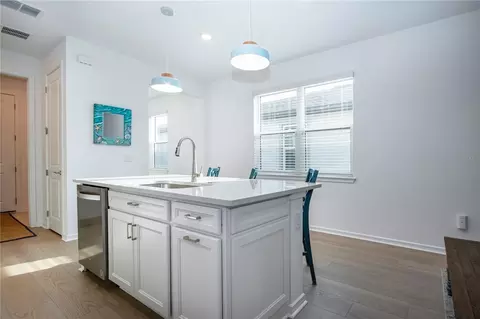 Kitchen - 9457 Shorebird Ct, Parrish, FL 34219 photo 4 of 10
