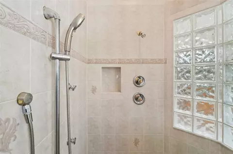 Bath - 13176 Cooper Rd, Spring Hill, FL 34609 photo 3 of 5