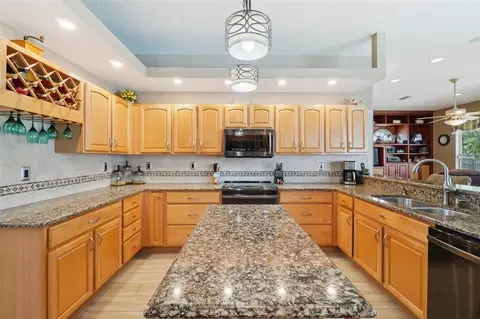 Kitchen - 13176 Cooper Rd, Spring Hill, FL 34609 photo 2 of 4