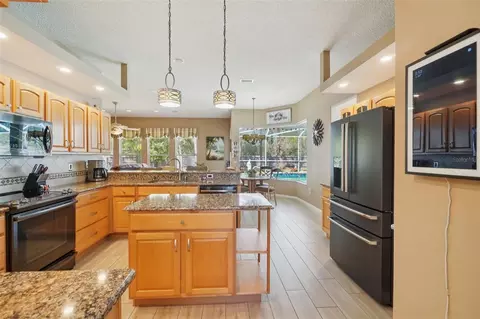 Kitchen - 13176 Cooper Rd, Spring Hill, FL 34609 photo 3 of 4