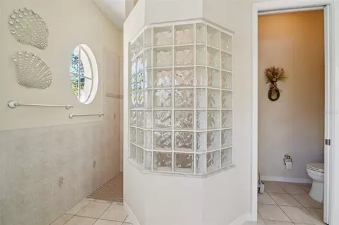 Bath - 13176 Cooper Rd, Spring Hill, FL 34609 photo 2 of 5